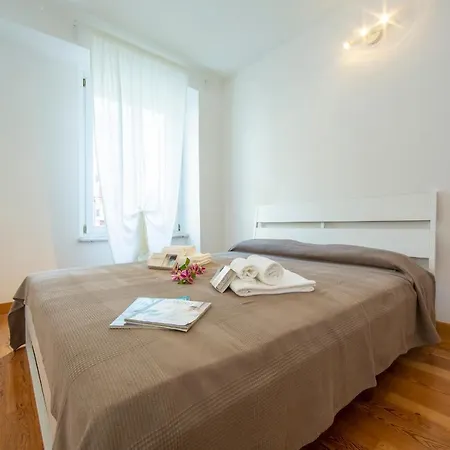 Savoia Schubert 0-23 Apartamento